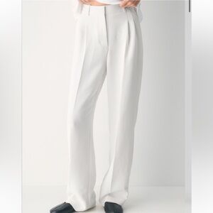 Aritzia Effortless Pant - White - size 4